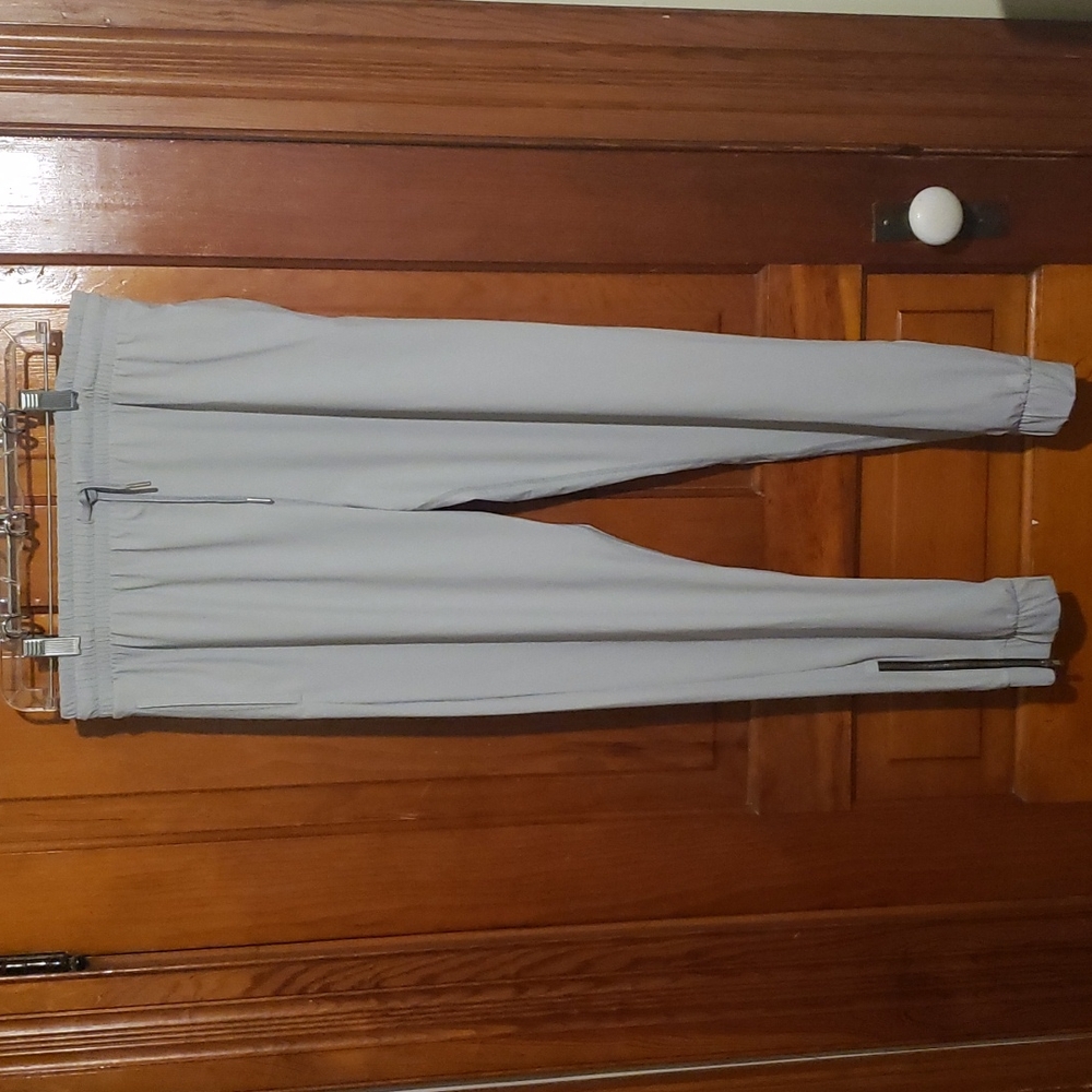 Zyia Gray Everywhere Zipper Joggers size medium